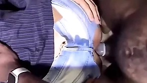 Negão pentelhudo metendo no passivo submisso