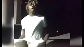 Handsomedevan flashes his dick with everyone apropos the parking number