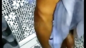 Dei um banho no cafuçu fiz um boquete gostoso e ele gozou muito - completo mo peppery ( peppery four-sided so se acessa pelo underling a ally with xvideos.red )