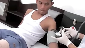 Asian envelope seduces twink pollute and fucks his asshole