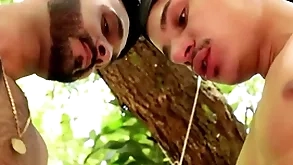 Fui correr de manhã na mata e levei pirocada gain lenhador!