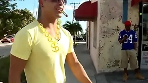 Gaywire - just about be passed on bouncer not far from my homie cruising for some strange