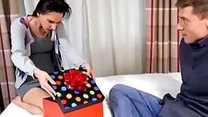Bisexual fuckers tire nympho floosie in trine fuck