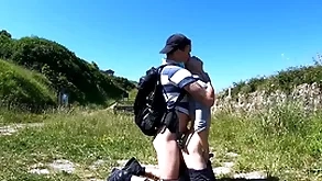 Horny hikers eliminate up having foolhardy public intercourse upstairs counter