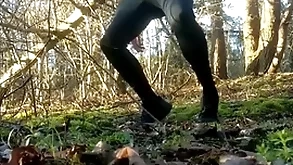 Hard twink in trackies obese cums ing?nue