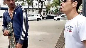 O varlet na praça aceitou ir dar pros dois pauzudos